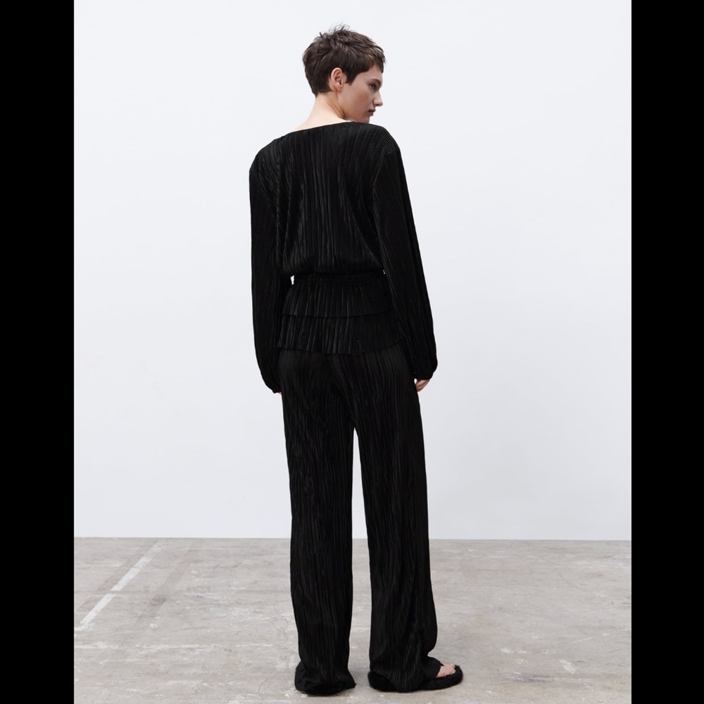 Zara Black Pleated Top - Picture 5 of 10